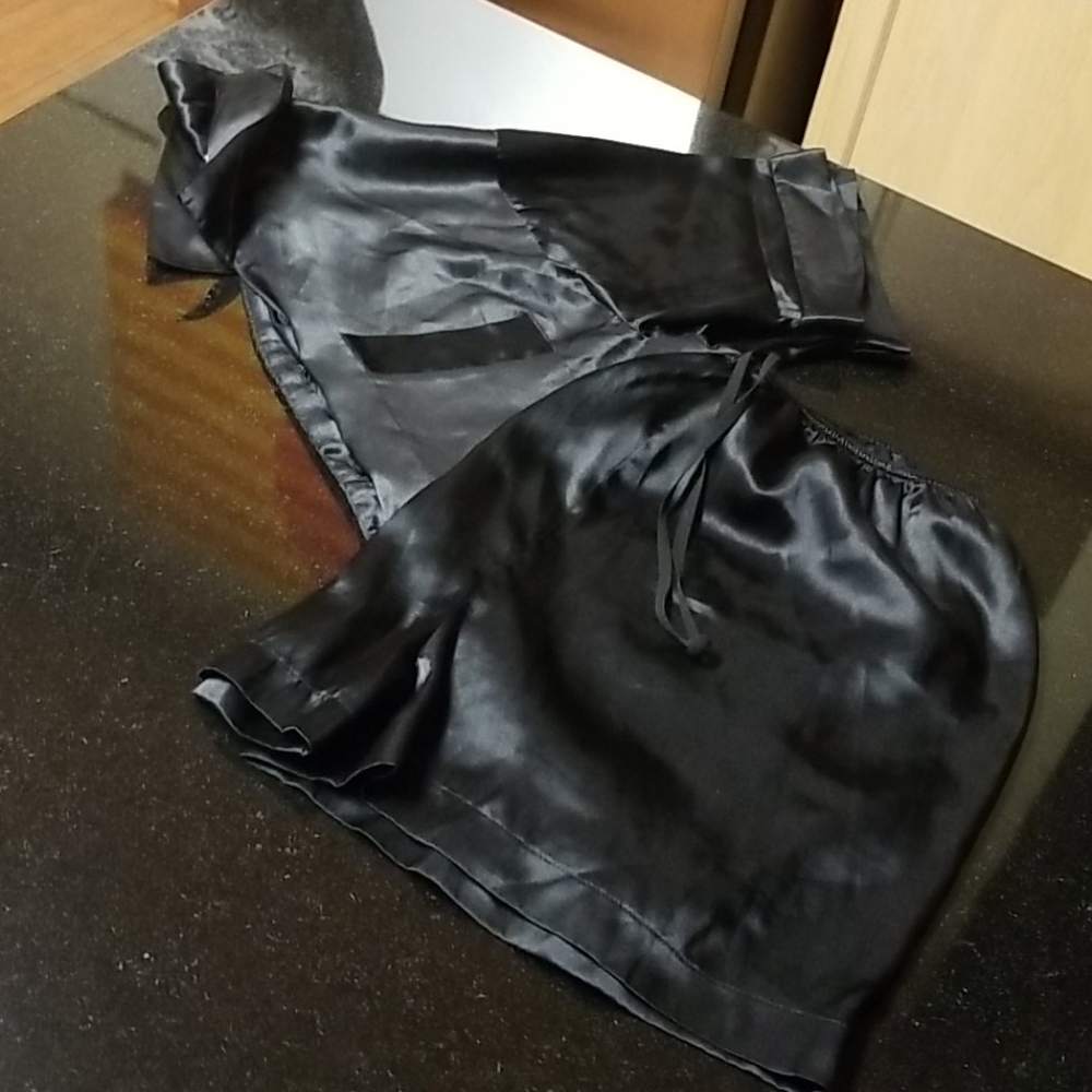 Intimate Lounge Set - Picture 2 of 5